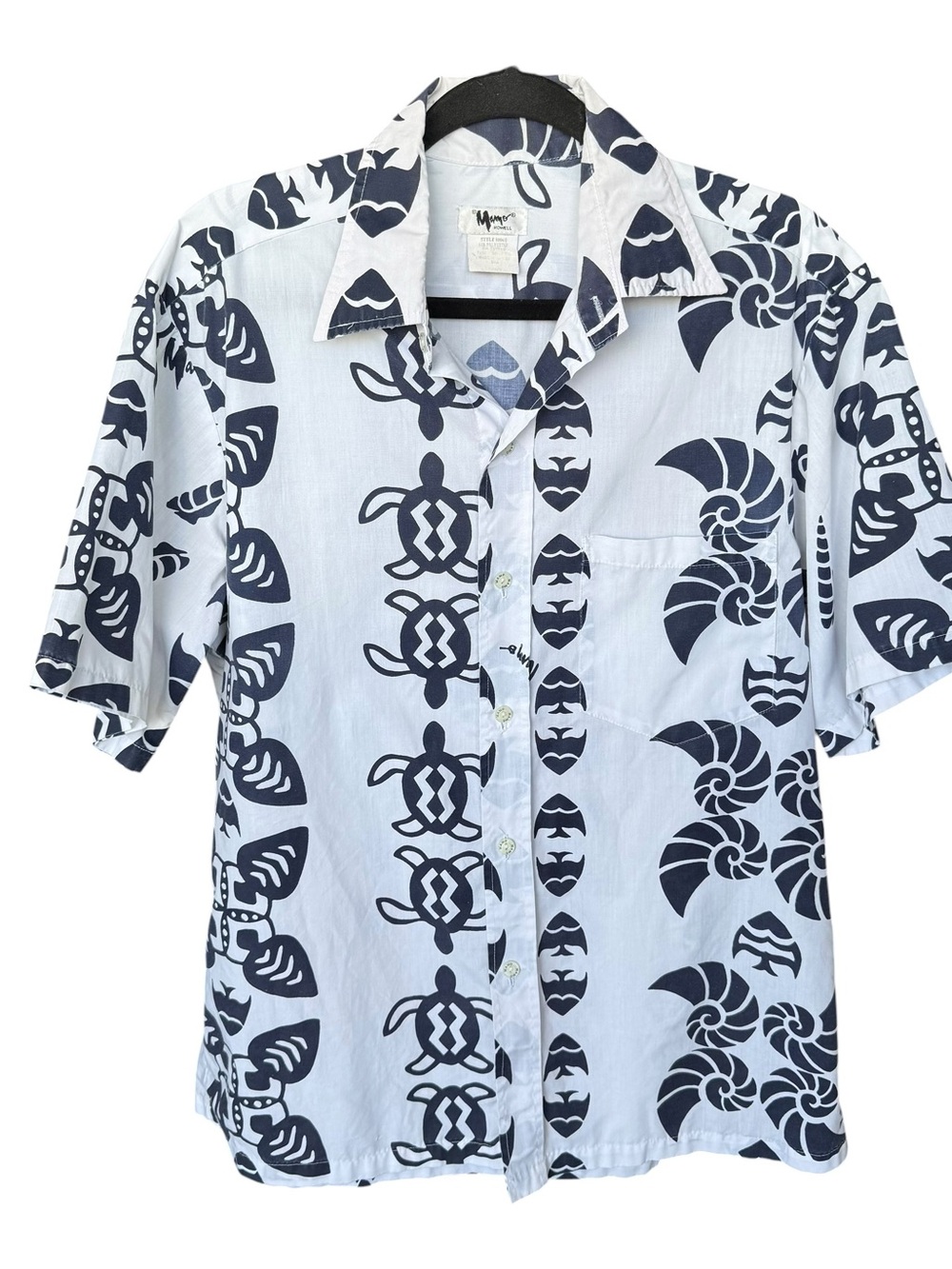 Vintage Mamo Aloha shirt full button front Large Navy Blue On White Honu Turtle